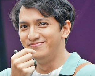 Ge Pamungkas: Gaya Satir dan Cerdas yang Bikin Penonton Ketagihan