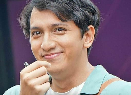 Ge Pamungkas: Gaya Satir dan Cerdas yang Bikin Penonton Ketagihan