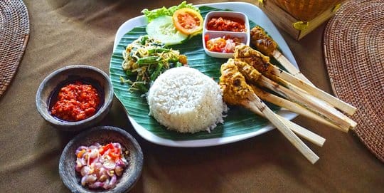 nasi-tepeng-gianyar-kuliner-tradisional-khas-bali