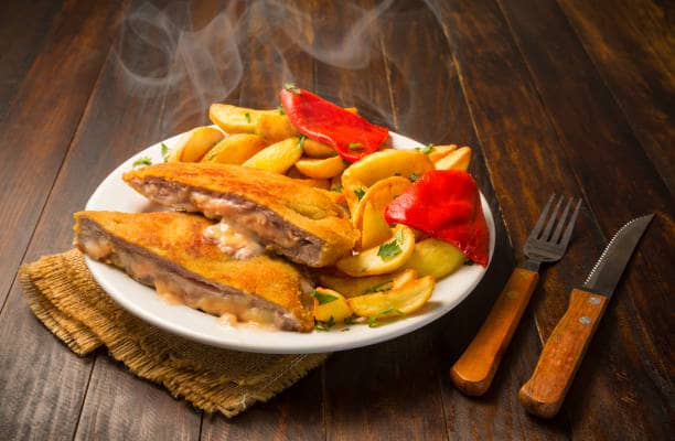 Cachopo: Lezatnya Hidangan Tradisional Asturias yang Wajib Kamu Coba!