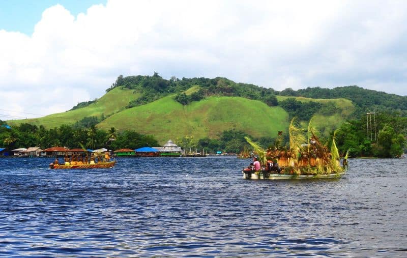 danau-sentani-keindahan-dan-keunikan-surga